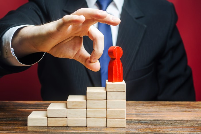 probationary period dismissal UK
