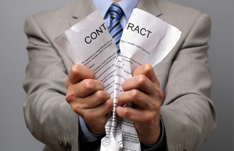 what are the risks of not having proper employment contracts